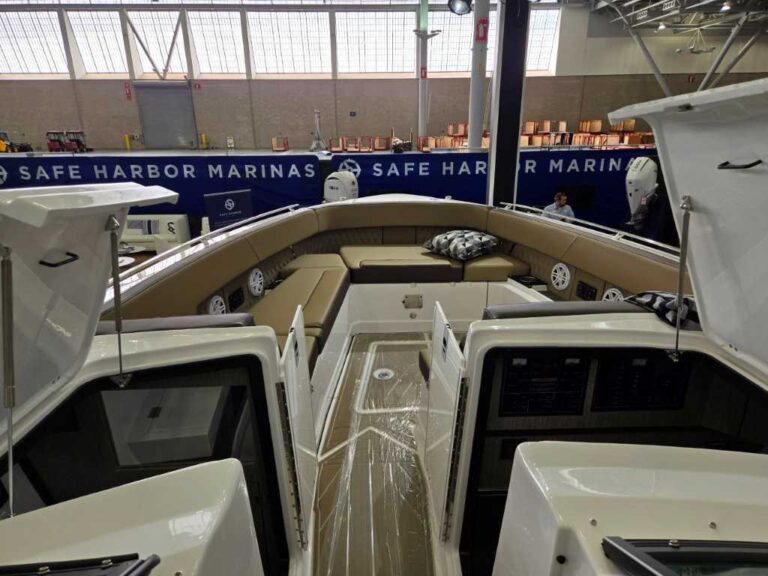 2025 Monterey 385SS - Triple V10 - Joystick US-RGFCP192J425 [photo 21]